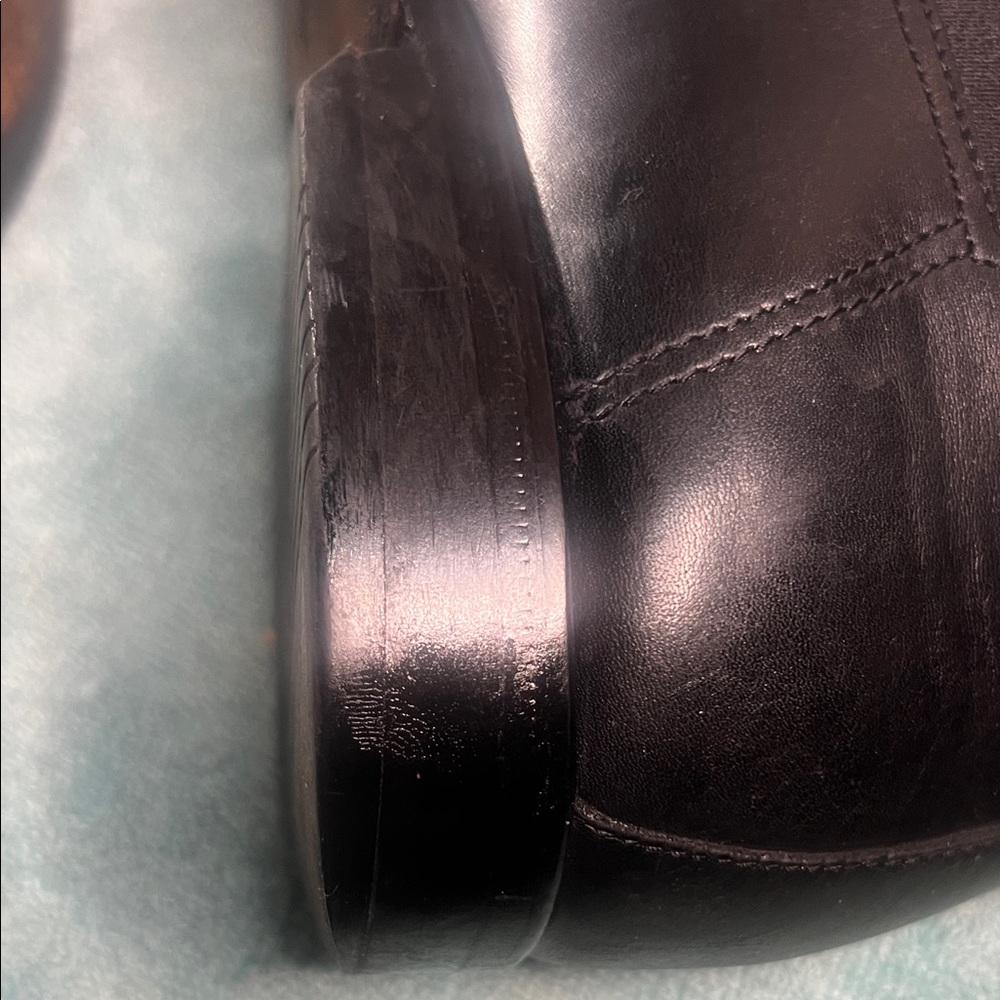 Boss Hugo Classic Black Leather Chelsea Boots w/ side engraved buckles Sz 9 1/2 - Picture 13 of 16